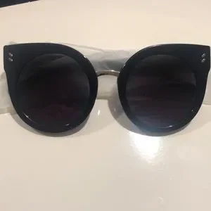 NWOT Cat-eye Stella McCartney sunglasses NWT Stella McCartney Heart Cat-Eye Bio-Acetate Sunglasses  main image 3